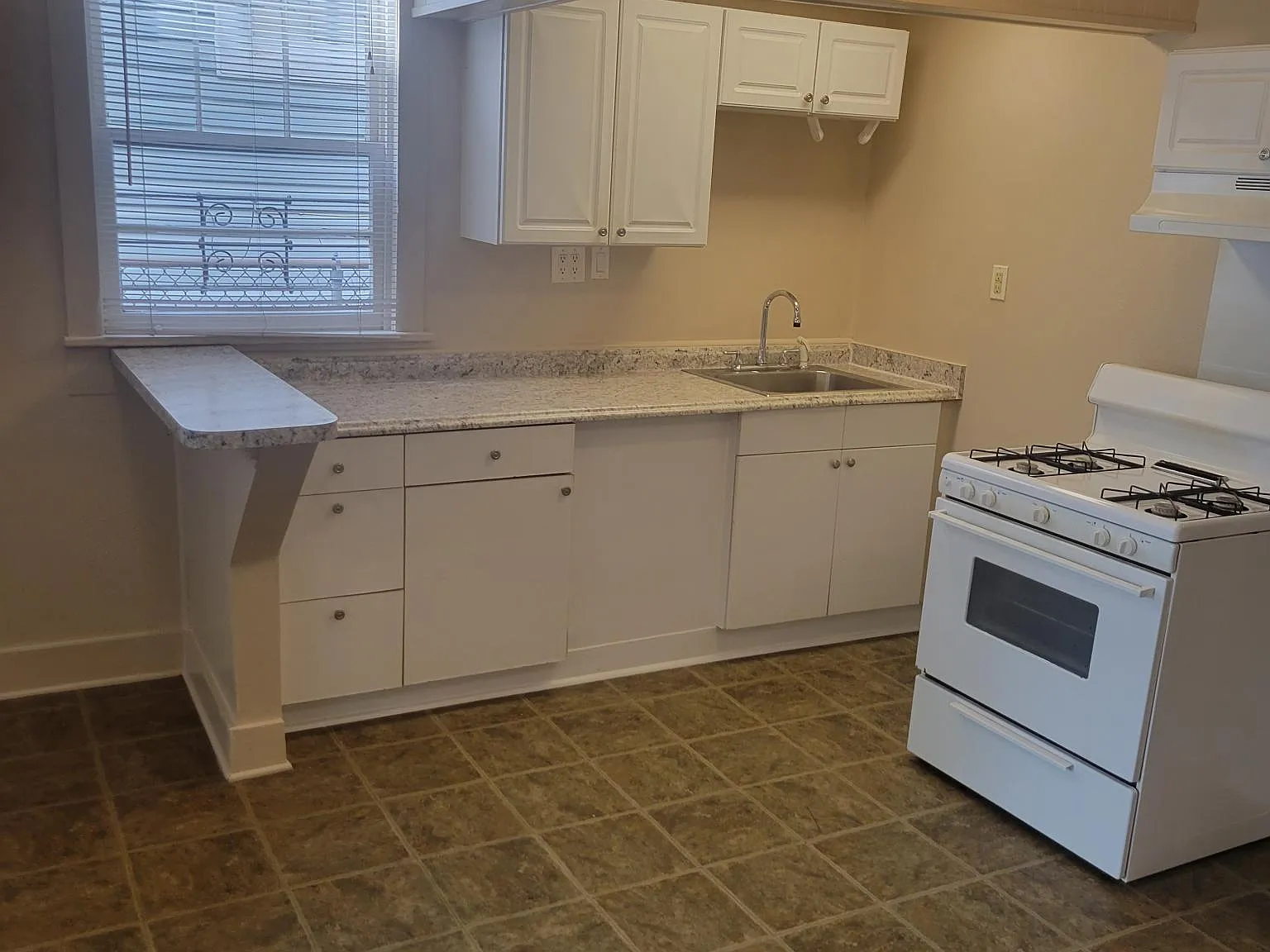 1 bed, 800 sqft, $850 — Photo 3