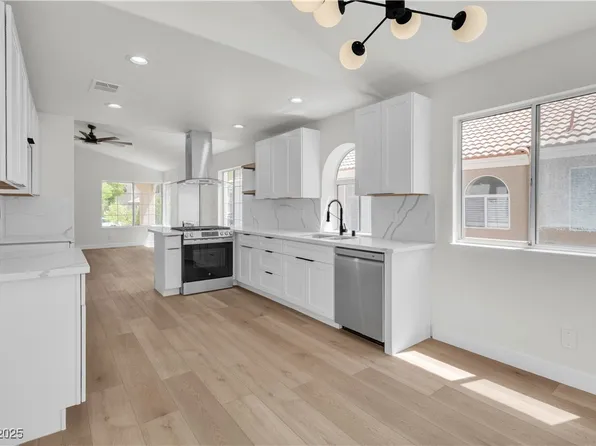 1705 Imperial Cup Dr, Las Vegas, NV 89117