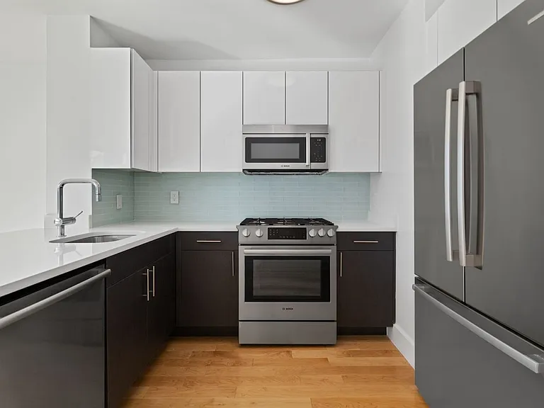 4705 Center Blvd #1409 — Photo 3