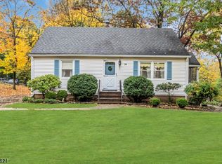 36 Old Stirling Rd, Warren, NJ 07059