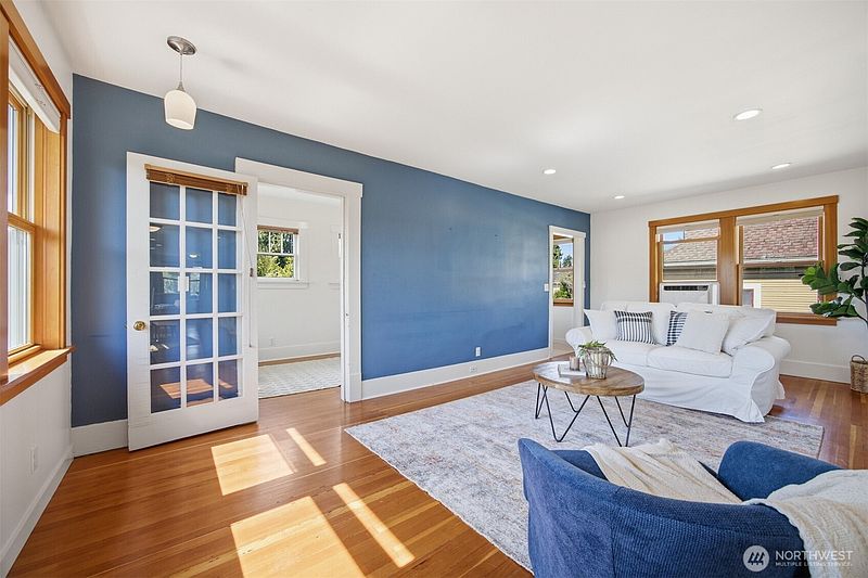 4th image of 2510 Grant Street