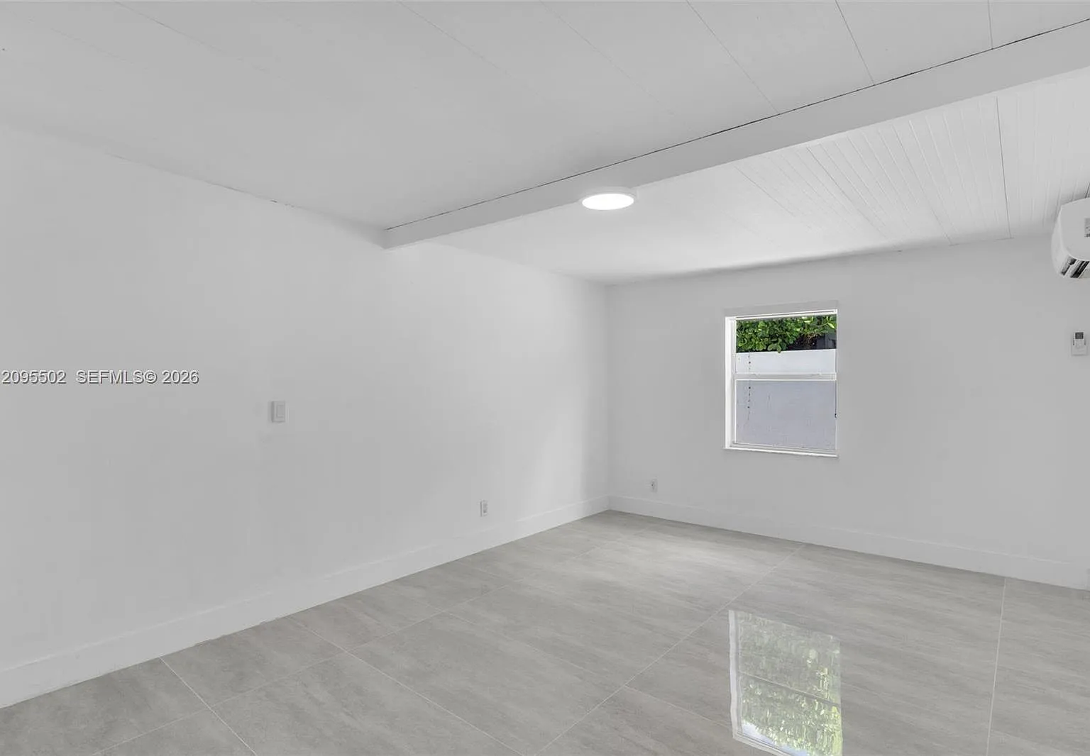 4 bed, 1398 sqft, $4,500 — Photo 3
