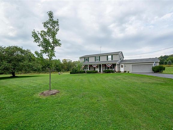 3rd image of 8896 Woodview Dr