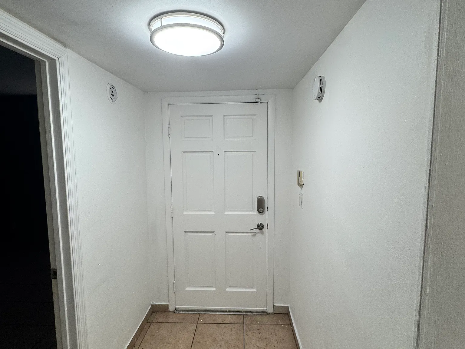 3 bed, 1240 sqft, $2,000 — Photo 4