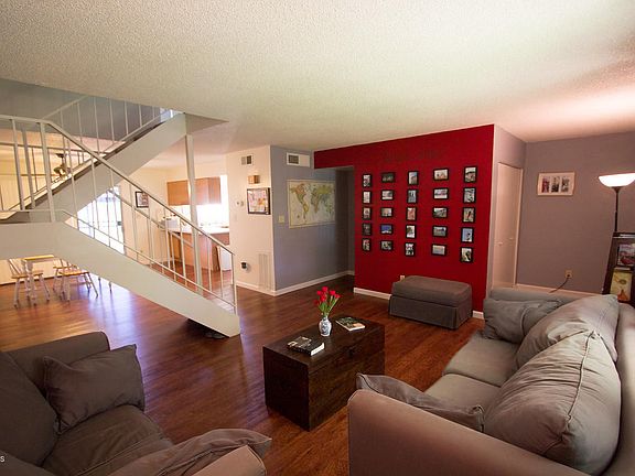 4th image of 518 E 4th Pl
