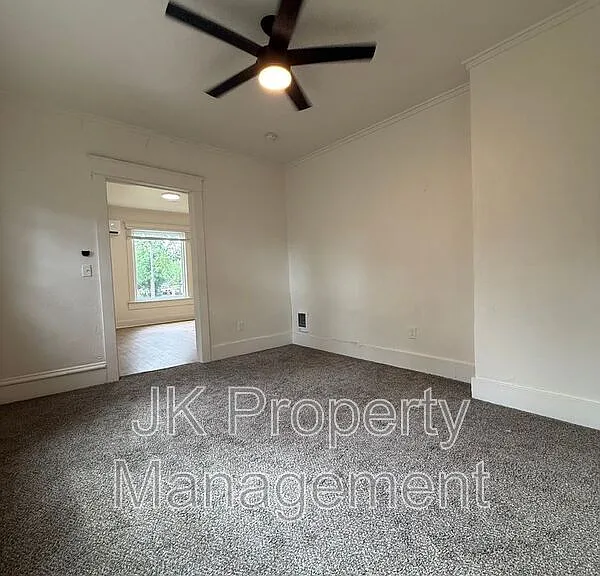 601 5th Ave S #3 — Photo 17