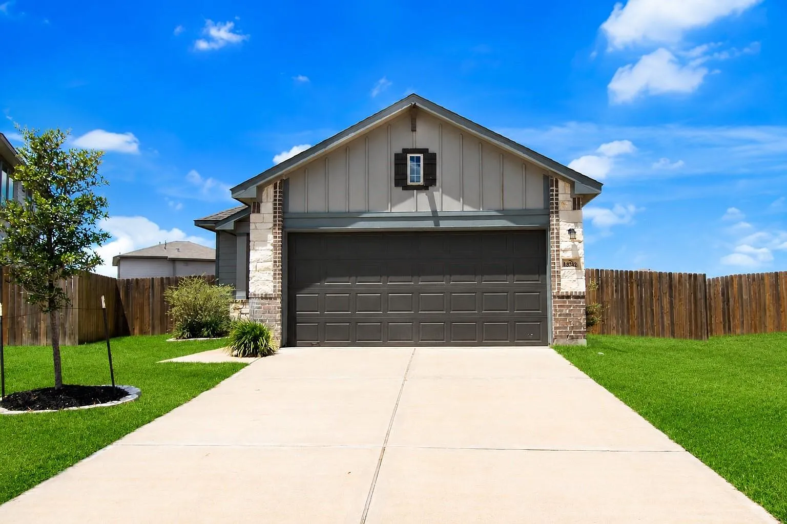 4 bed, 2.5 bath, 1847 sqft, $2,150 — Photo 1