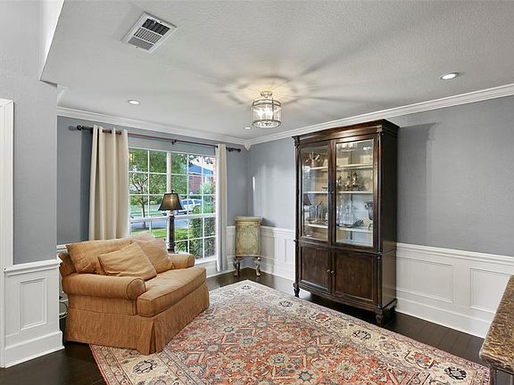 5th image of 268 Brookdale Dr