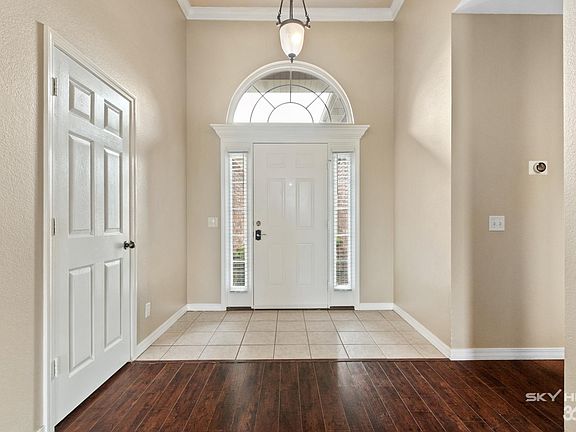 5th image of 3007 NE 6th St