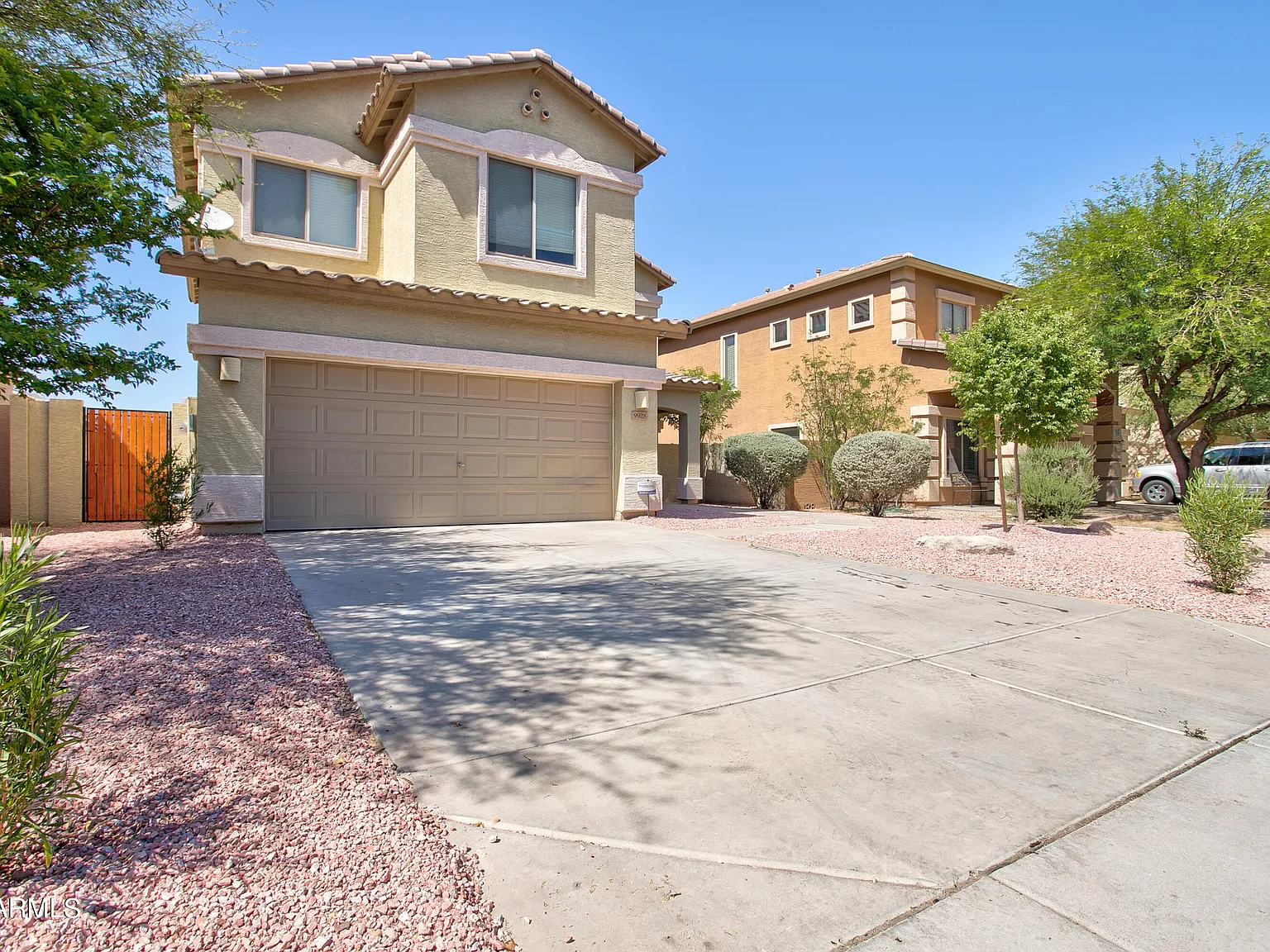 4 bed, 2.5 bath, 2129 sqft, $2,199 — Photo 3
