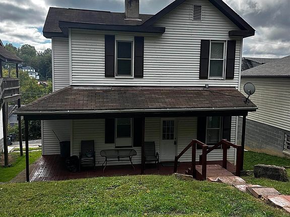 2nd image of 144 Lorentz St