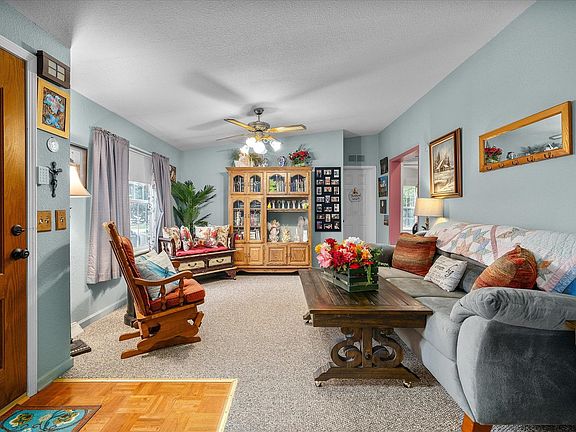 2nd image of 303 Mallard Ln