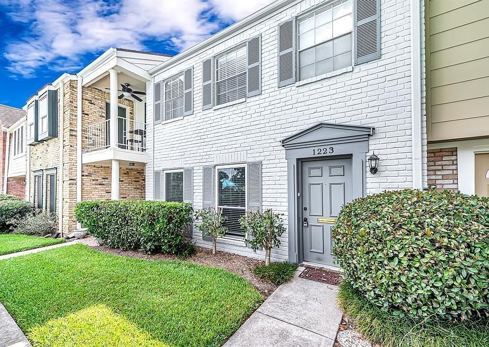 1st image of 1223 Country Place Dr