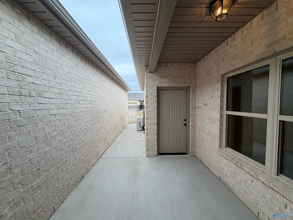 Building Photo - 433 Lando Cain Rd