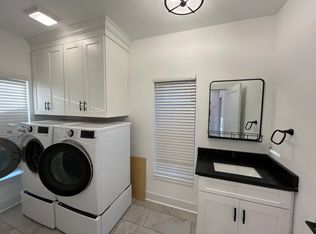 326 S Oakdale Ave, Salina, KS 67401