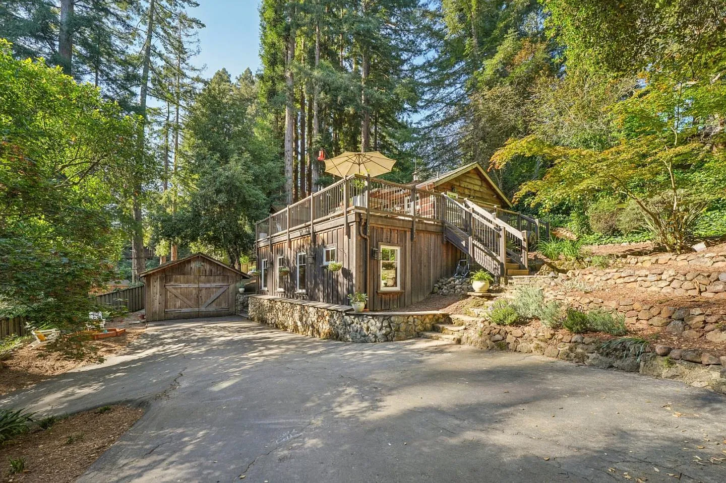 252 Blakewood Way photo 1
