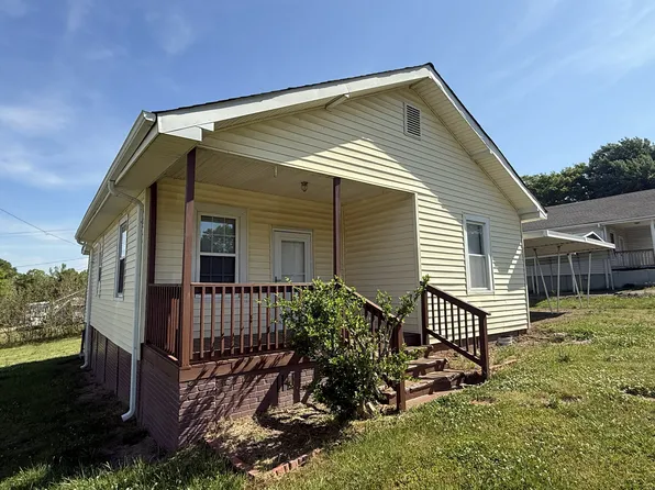 1251 Upper Valley Falls Rd, Boiling Springs, SC 29316