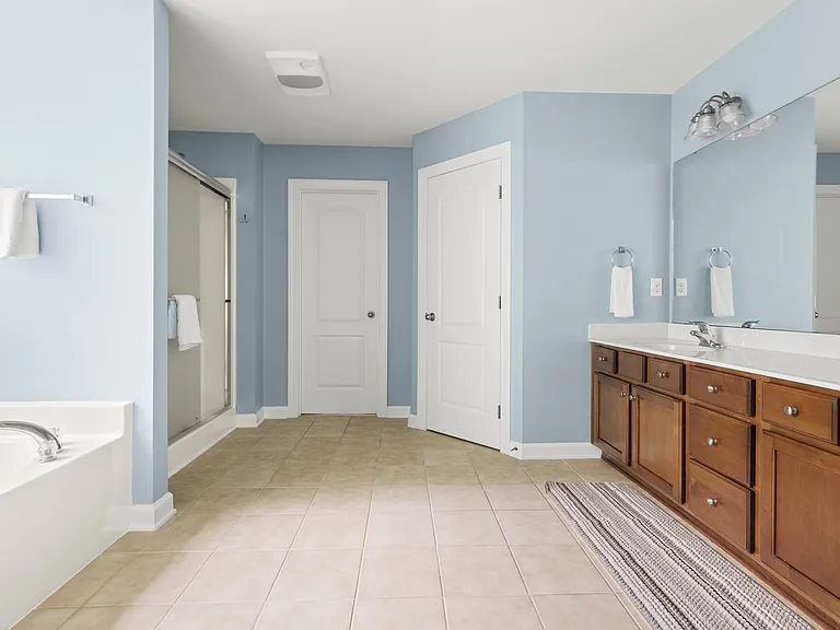 511 E Hatterleigh Ave — Photo 22