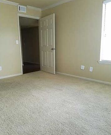 4th image of 120 15th St E APT 316