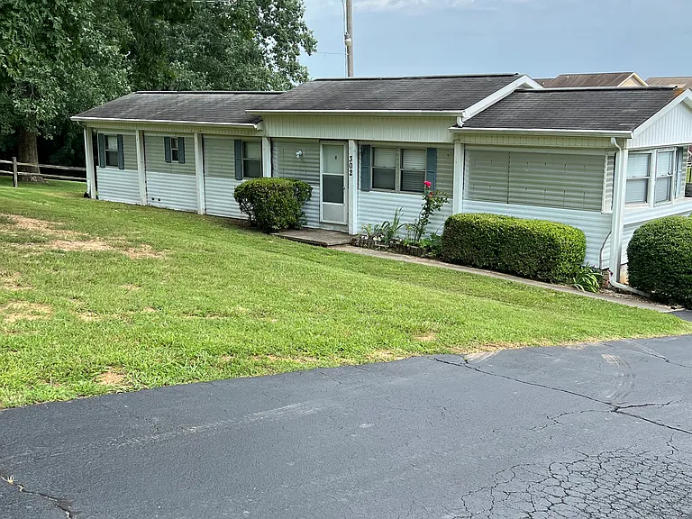 302 Myers Rd — Photo 3
