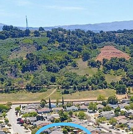 5th image of 6215 Blossom Ave