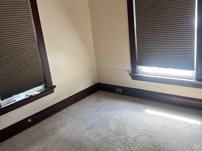 2853 Scottwood Ave — Photo 10