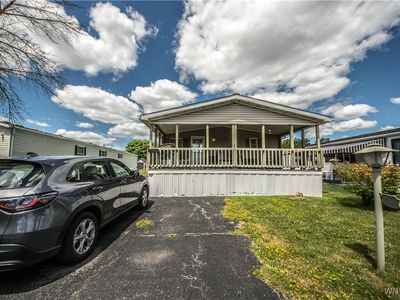 1059 Fernwood Dr, Lockport, NY, 14094