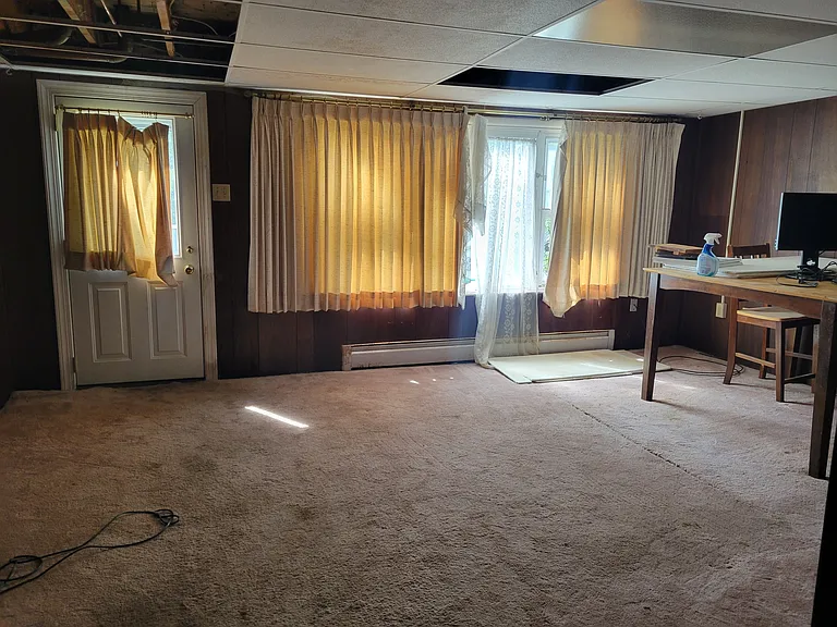 1350 Wingate Ave — Photo 13