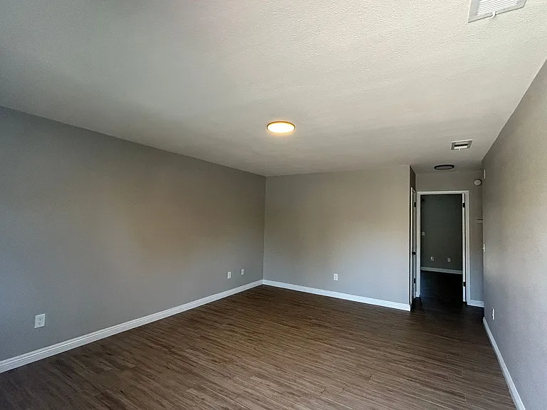 900 La Vida Ln — Photo 5