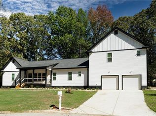 1063 Chapman Ln, Stone Mountain, GA 30088