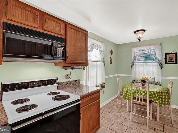 4th image of 3631 Hope Ln