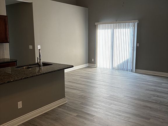 4th image of 2434 E Quivira Ct