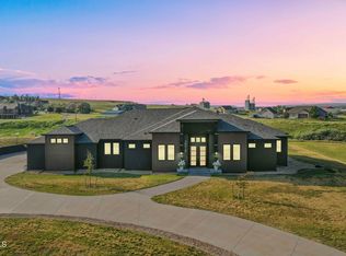 2018 16th St E, Williston, ND 58801