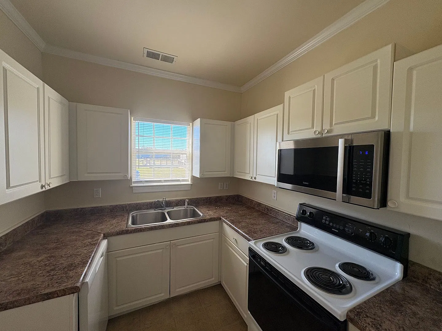 For Rent — Photo 4