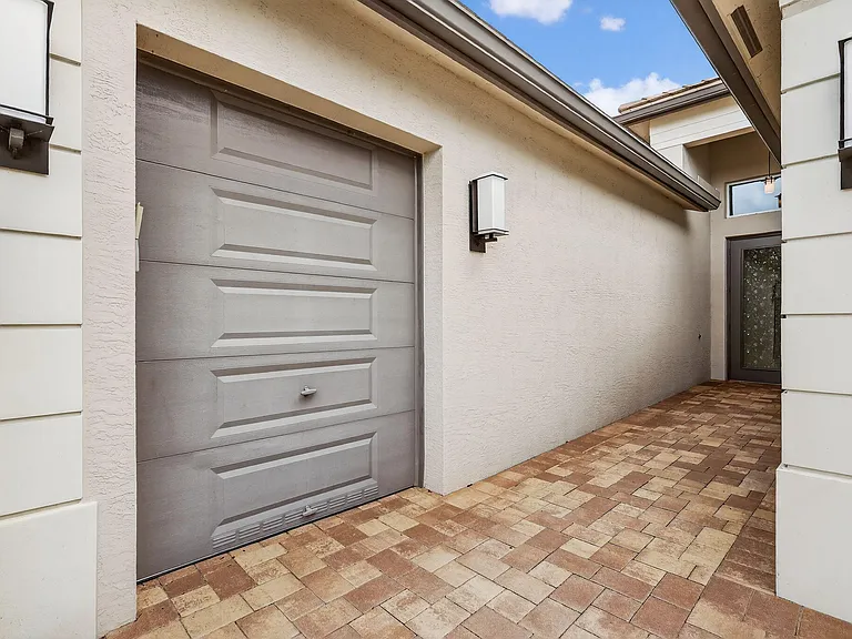 11765 SW Poseidon Way — Photo 4