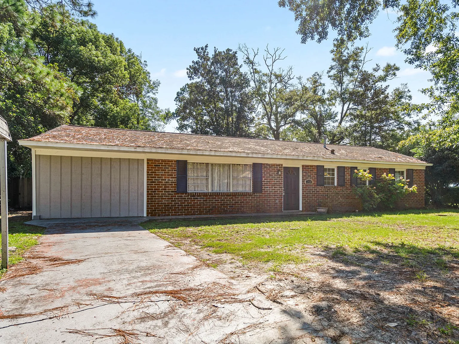 3 bed, 1.5 bath, 1463 sqft, $2,100 — Photo 1