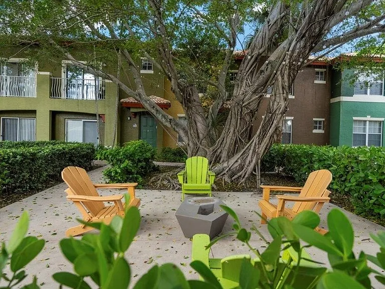 Delray Bay Apartments — Photo 13