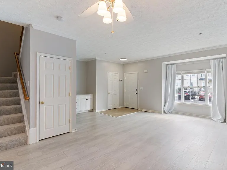 8212 Silverton Ct — Photo 7