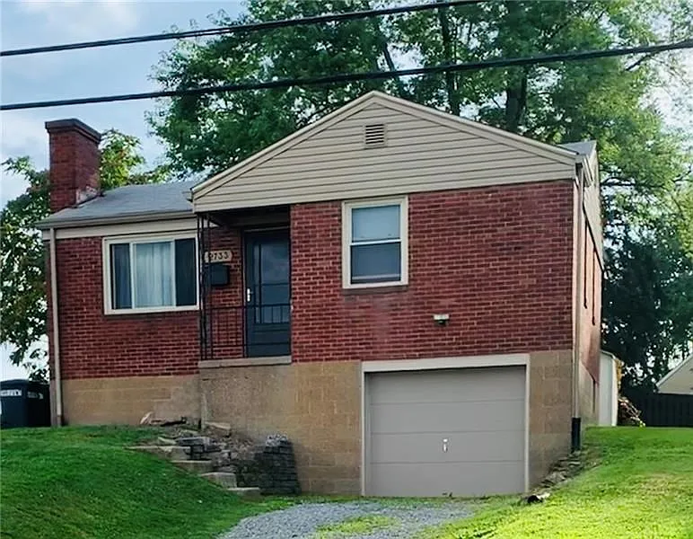 2733 Houston St photo 1