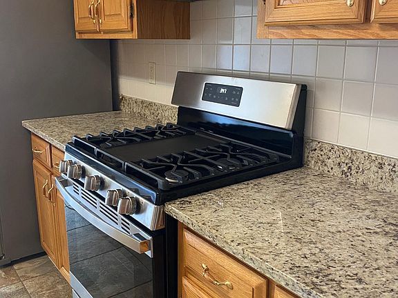3rd image of 12222 Crestwood Ct