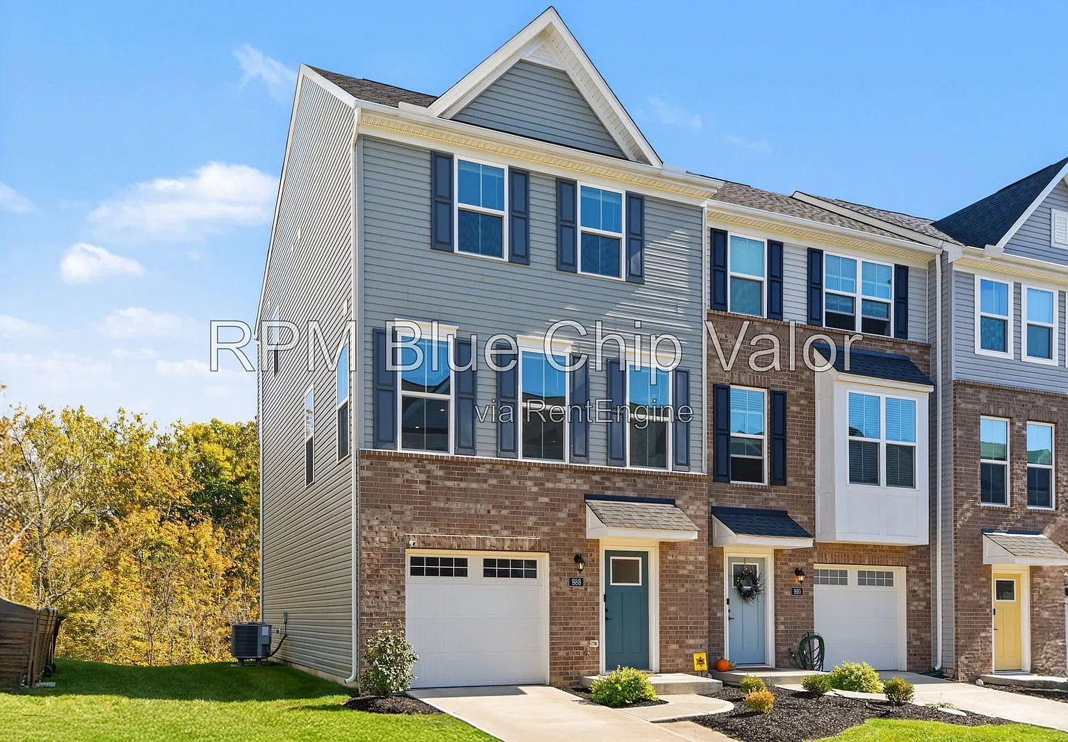 3 bed, 2.5 bath, $2,295 — Photo 2