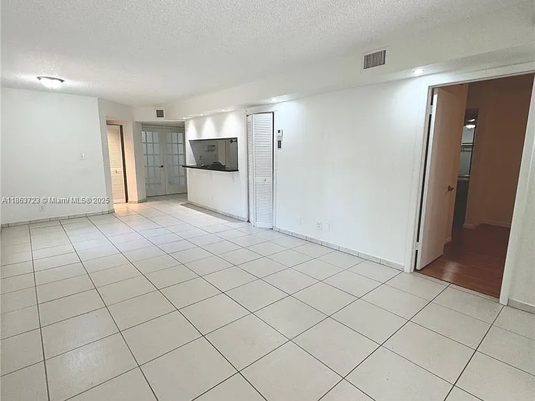 9500 SW 140th Ct #9500 — Photo 2
