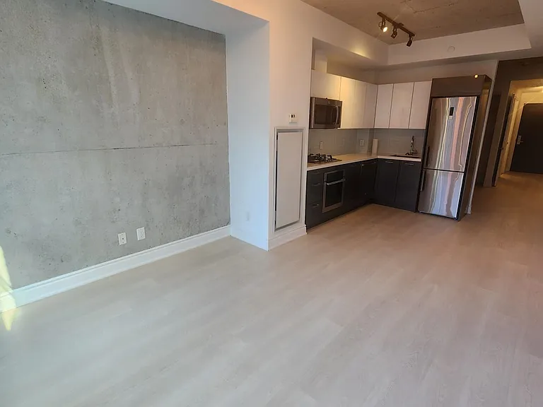 608 Richmond St W #306 — Photo 6