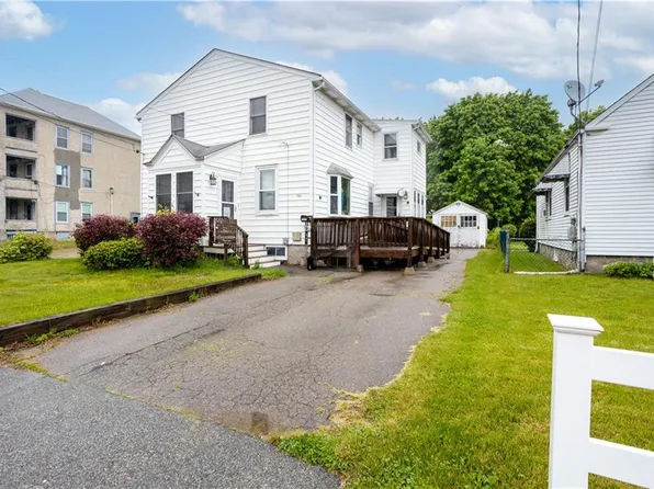 700 Manville Rd, Woonsocket, RI 02895