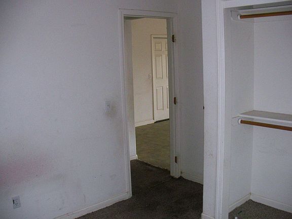 3rd image of 1450 W Crystal Ave