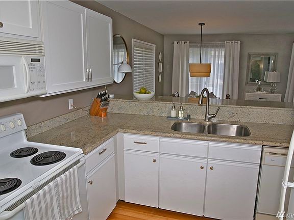 3rd image of 16820 6th Ave W APT B7