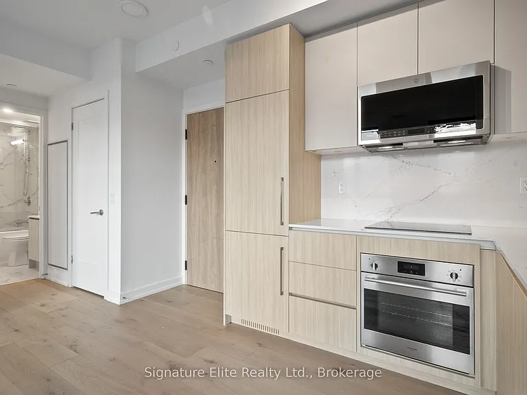 801 The Queensway #1014 — Photo 11