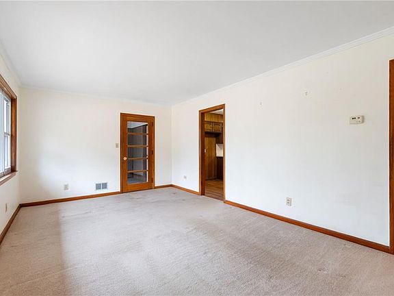 5th image of 1124 Oakview Dr SE