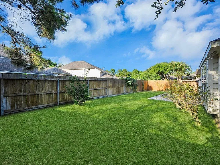 24822 Diamond Run Ct — Photo 42