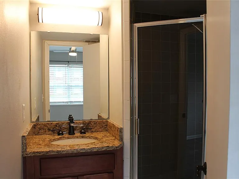 1920 E Edgewood Dr #D9 — Photo 11